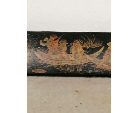 Scatoletta giapponese dell'800 in legno dipinto