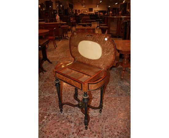 Toilette francese stile Luigi XVI in legno ebano e radica di olmo riccamente intariata