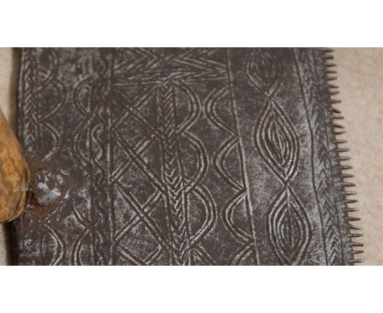 Antico attrezzo in ferro per cardatura  finemente lavorato - XVII secolo
