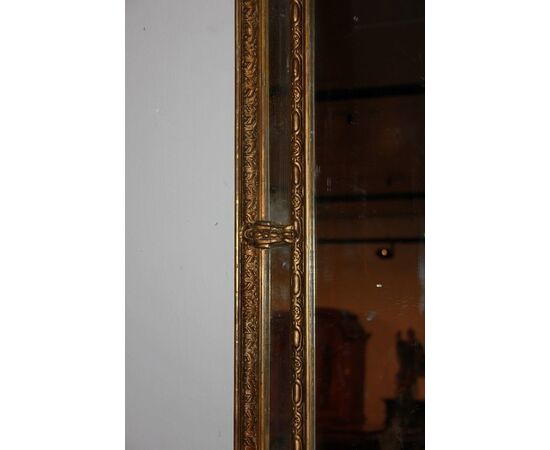 Specchiera stile Luigi XVI francese del 1800 con ricca cimasa foglia oro