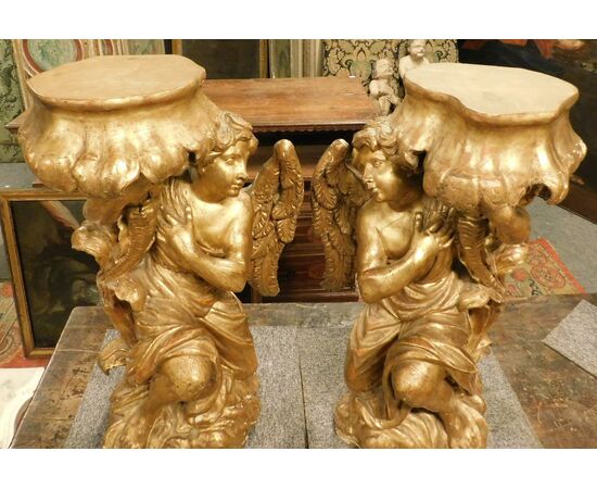 DARS569 - coppia di angeli porta busto dorati in legno, epoca '700, misura cm l 40 x H 78 x P 35