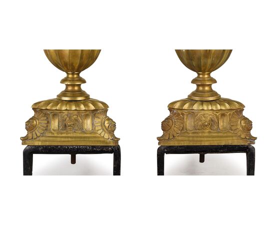 Coppia di alari in bronzo cesellato e dorato, Francia XIX secolo