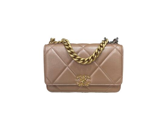 Chanel 19 Wallet On Chain