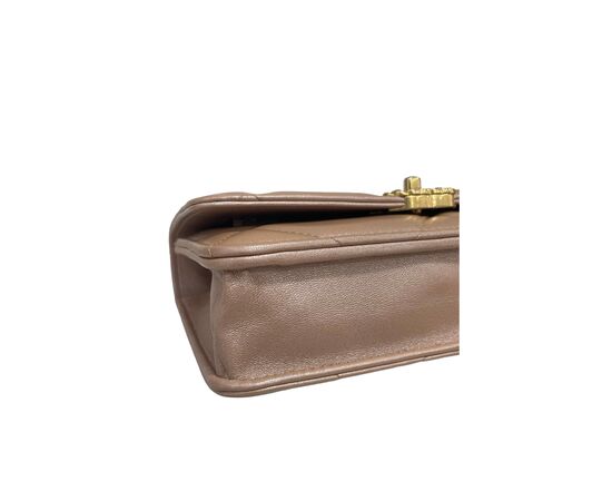 Chanel 19 Wallet On Chain