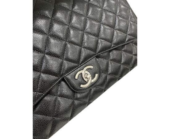 Chanel Maxi Jumbo Caviar Nera