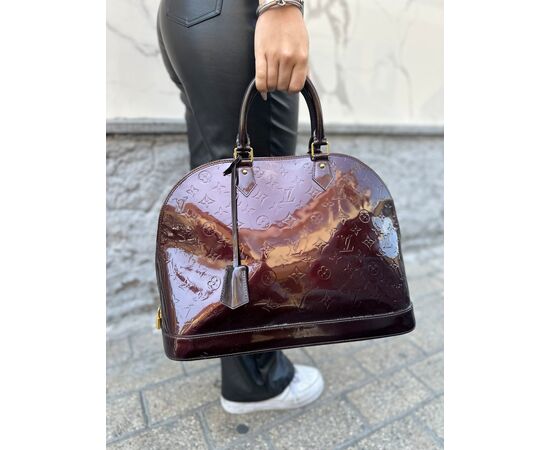 Louis Vuitton Alma GM Vernice Amaranto