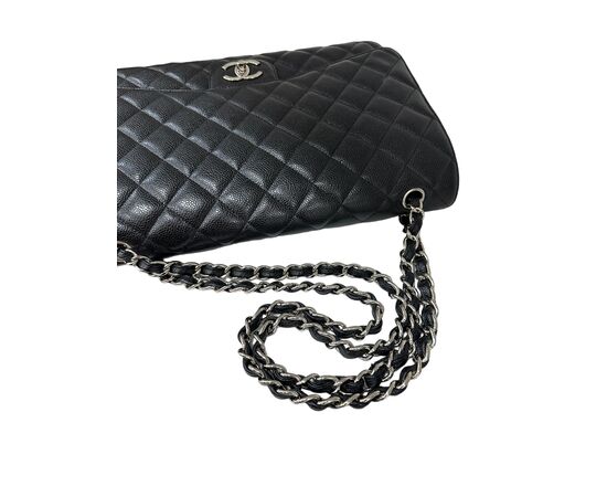 Chanel Maxi Jumbo Caviar Nera