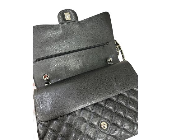 Chanel Maxi Jumbo Caviar Nera