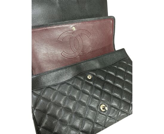 Chanel Maxi Jumbo Caviar Nera