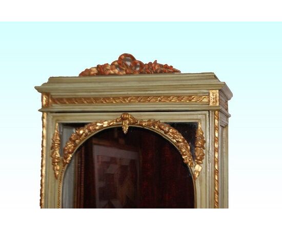 Vetrina italiana stile Luigi XVI laccata e dorata del 1800