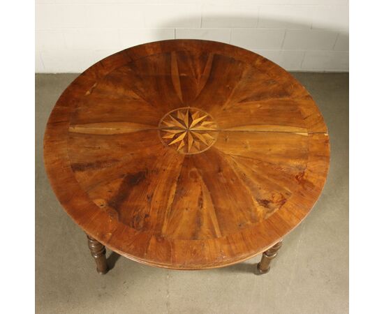 Lombard-Veneto extendable table     
