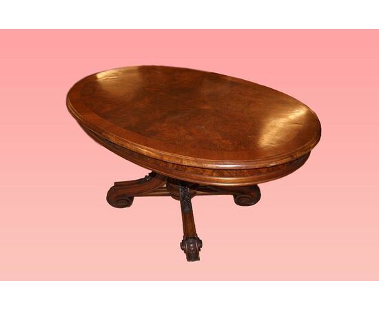 Tavolo ovale fisso stile Luigi Filippo da salotto del 1800 in legno di mogano e radica di olmo
