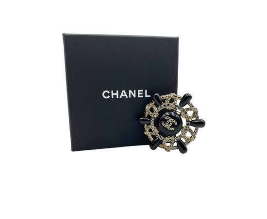 Chanel Spilla Round Brooch