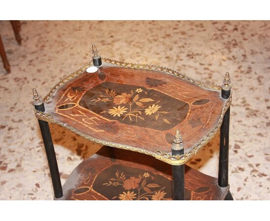Etagere tavolino francese Napoleone III del 1800 riccamente intarsiata 3 pianetti