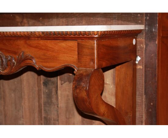 Consolle francese stile Luigi Filippo in legno di noce con piano in marmo cassetto e motivi di intaglio