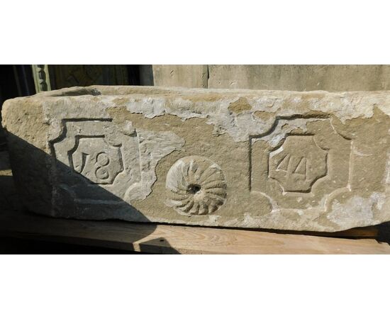 dars498 - vasca/ fontana in pietra, datata 1840, cm l 83 x h 26 x p 45