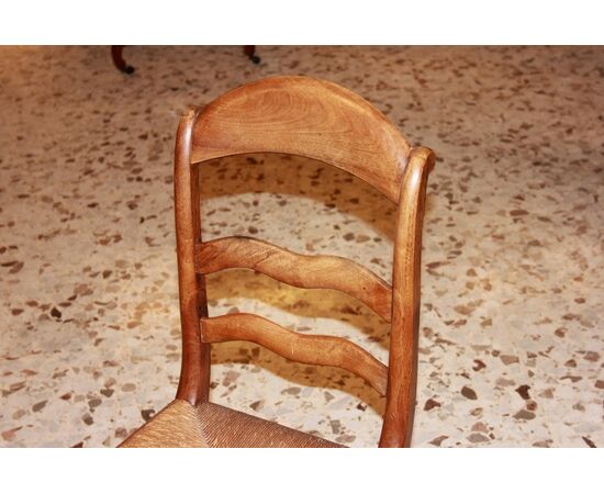 Gruppo di 6 sedie rustiche francesi incannate del 1800 in legno di ciliegio