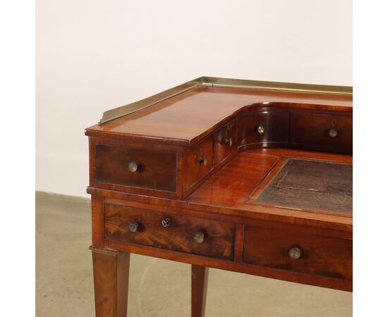 Carlton House Desk