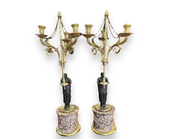XIX secolo, Impero, Coppia di candelabri in bronzo patinato e dorato
