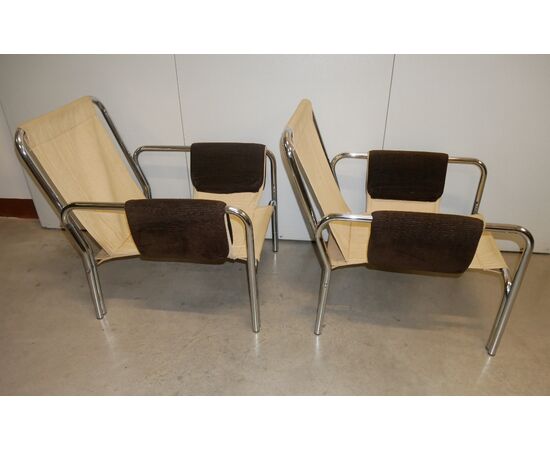 Pair of armchairs from the 1960s / 70s. Italian modernity     