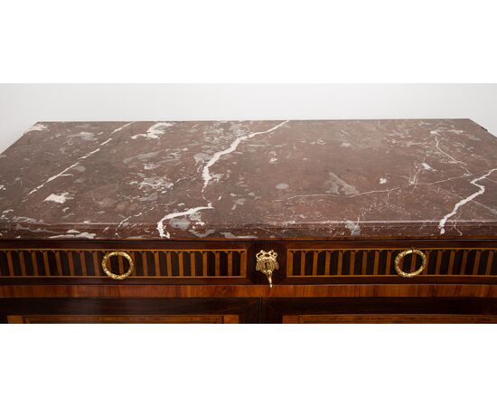 Credenza antica Napoleone III Francese in legno esotico pregiato con piano in marmo rosso Francia. Periodo XIX secolo.