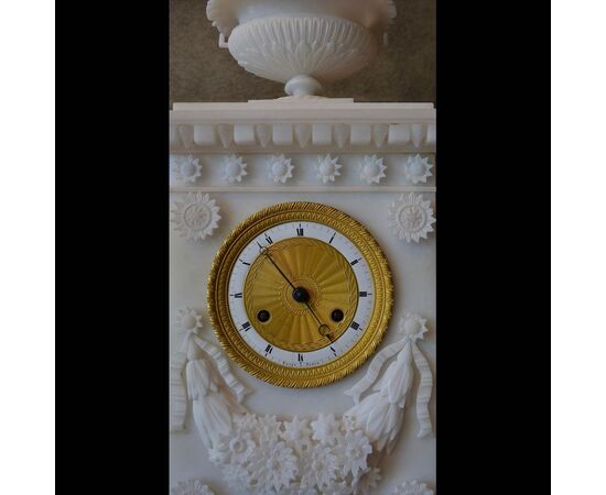 Antico orologio da caminoTrittico in alabastro del XIX secolo Francia