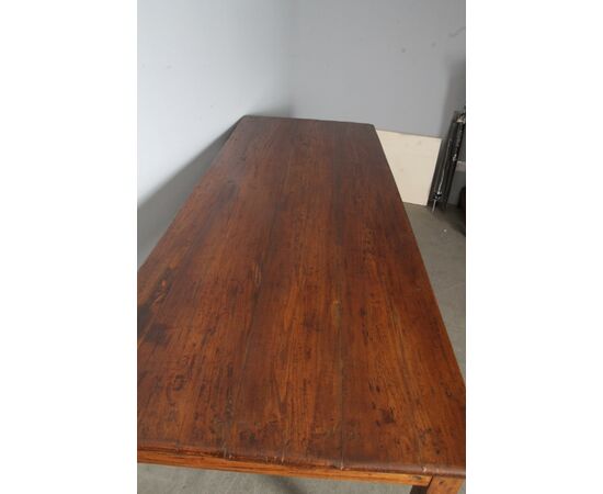 Antico tavolo da osteria in olmo massello XIX sec mis  cm 198 x 78 restaurato. 