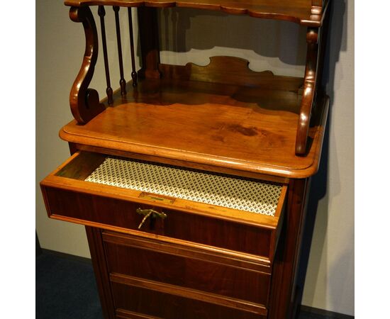 Cabinet in Tuscan walnut     