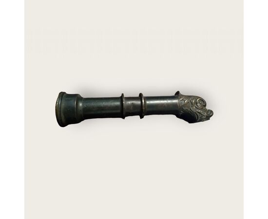 Importante bocchettone zoomorfo in bronzo XVIII secolo 