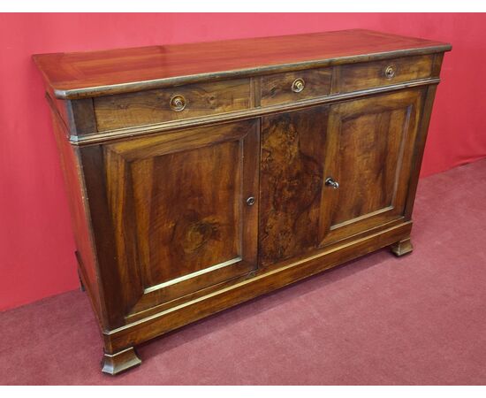 Sideboard with two doors and three drawers
