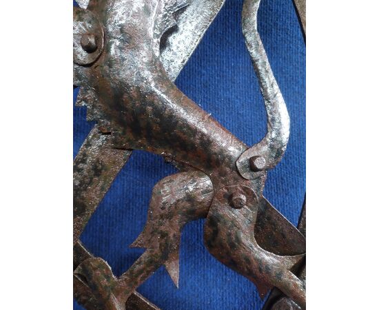 Large heraldic coat of arms in wrought iron - Italy 1st half 20th century     
