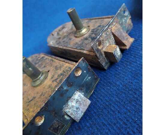 2 large locks 2 chiselled brass carters - France 19th century     