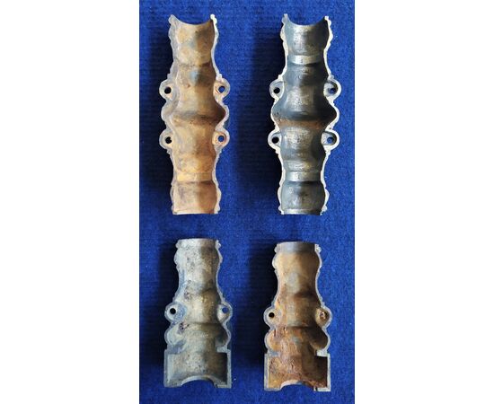 Coppia di grandi serrature con maniglie in ottone cesellato - Francia XIX sec.