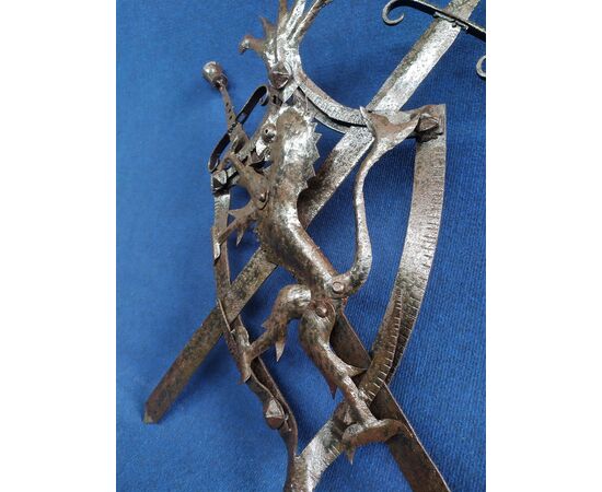 Large heraldic coat of arms in wrought iron - Italy 1st half 20th century     