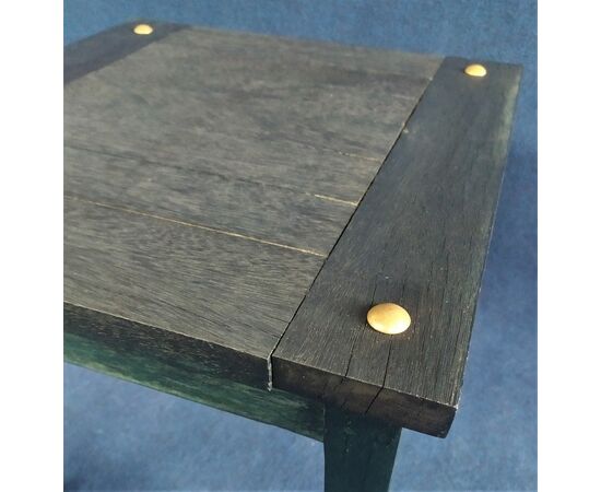 Tavolino vintage in legno blu navy con borchie - cm 50 x 50