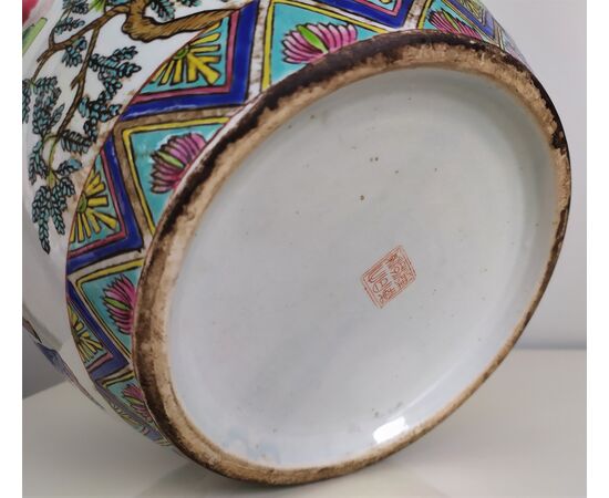 Potiche in porcellana policroma - h 24 cm - Cina, periodo Tongzhi - XIX sec.