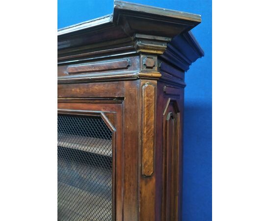 Walnut display cabinet with 2 open doors - Italy 19th century     