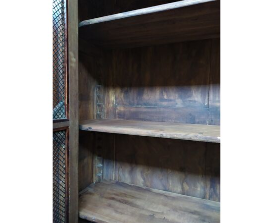 Walnut display cabinet with 2 open doors - Italy 19th century     