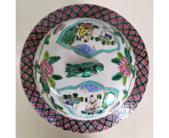 Polychrome porcelain potiche - h 24 cm - China, Tongzhi period - 19th century     