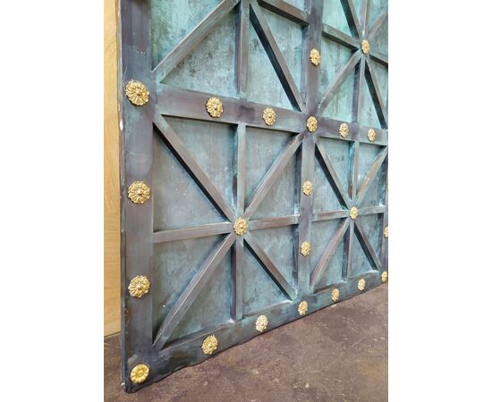 Superb oxidized brass door - late 20th century.     