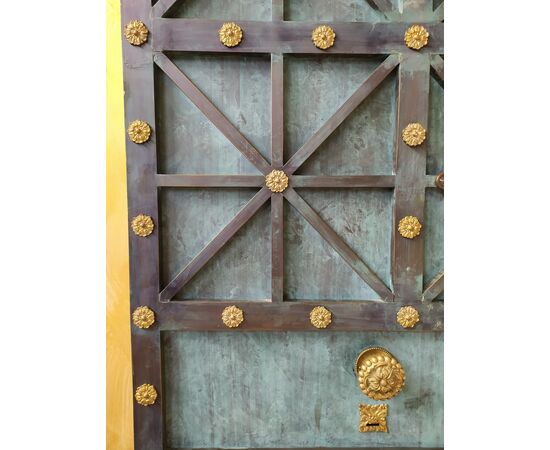 Superb oxidized brass door - late 20th century.     