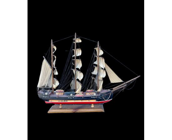 Modellino di nave ‘fregata’ in legno dipinto.Spagna.