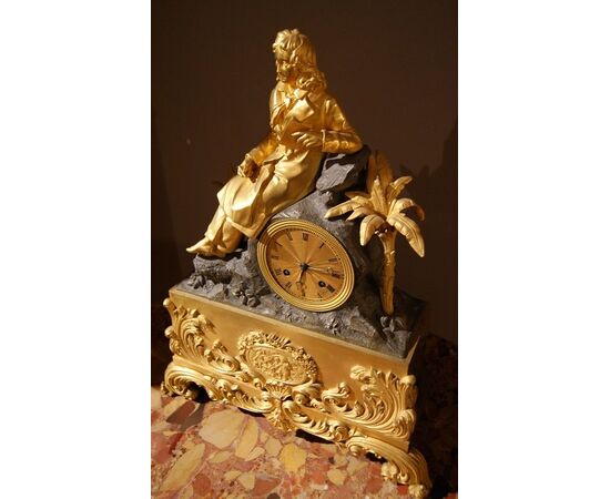 Parigina orologio da tavolo francese del 1800 in bronzo dorato