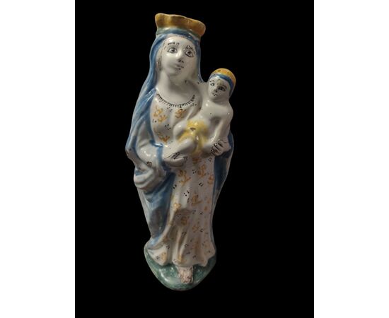 Madonna col Bambino in ceramica policroma Francia XVIII secolo 