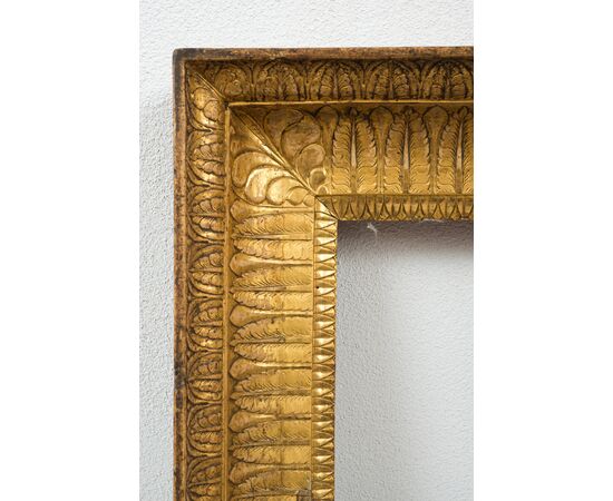 Cornice antica impero Napoletana in legno dorato e intagliato. Periodo inizio XIX secolo.