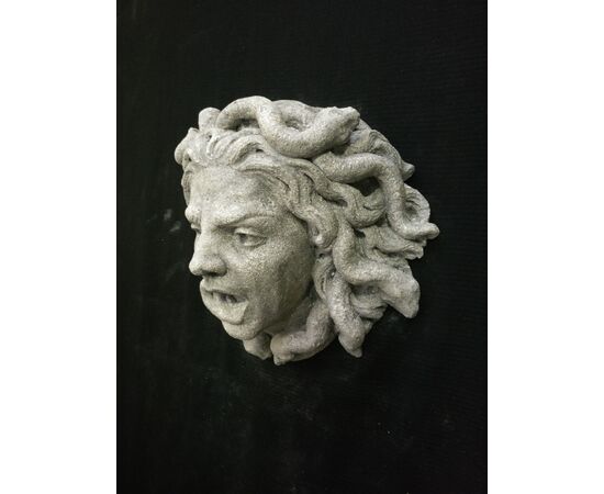 Mascherone/Bocca da Fontana - Medusa - Pietra di Vicenza - XX secolo - Venezia - 35 x 35 cm