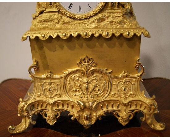 Orologio da tavolo stile Impero del 1800 in bronzo dorato