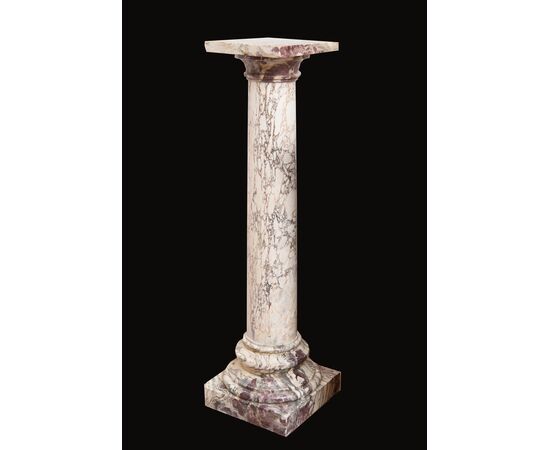 Colonna antica Romana in marmo Fiordipesco appartenente agli inizi del XIX secolo.