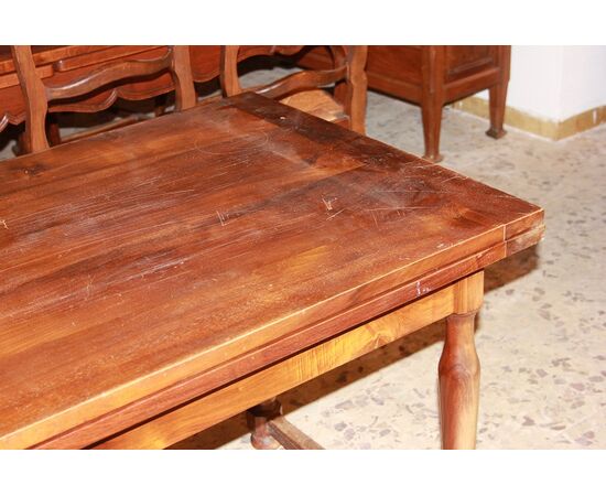 Tavolo rustico del 1800 francese allungabile con pianetto estraibile in legno di noce