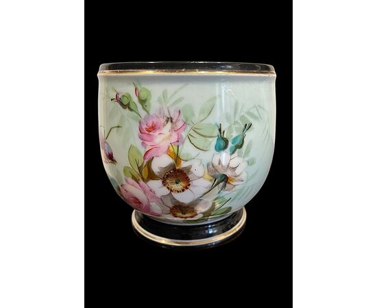 Cache-pot portavasi in porcellana dipinta con uccellino e motivi floreali.Francia